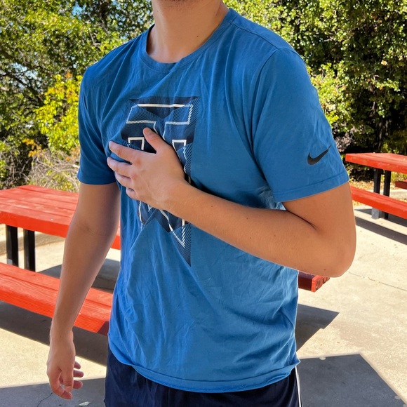 NIKE TIGER WOOD COLLECTION MEN GOLF TO SHIRT TW BLUE DRI FIT ATHLETE WORKOUT GUY - Picture 4 of 16